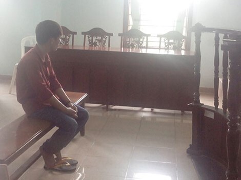 Lĩnh án vì làm bạn gái nhí có bầu rồi bỏ rơi