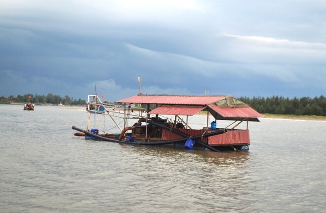 Thương tâm: 2 chị em ruột mất tích khi tắm gần cửa biển