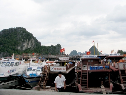 Bão số 1 cách Quảng Ninh 180 km, gần 600 du khách mắc kẹt