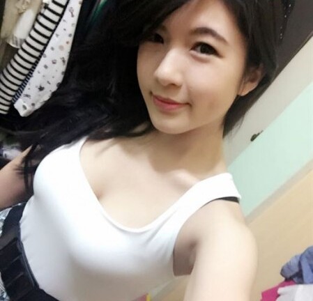 Hot girl 9X bán thịt duyên dáng bất ngờ nổi tiếng trên mạng