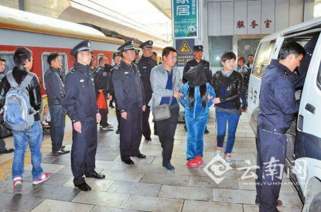 Bắt giữ 18 kẻ buôn người, giải cứu 12 phụ nữ Việt