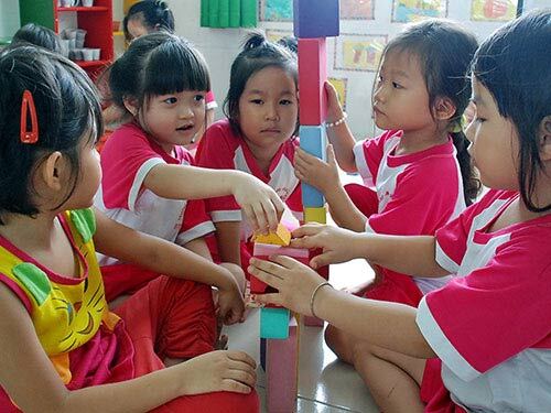 Trường mẫu giáo chỉ tiếp nhận các bé có phụ huynh là viên chức?