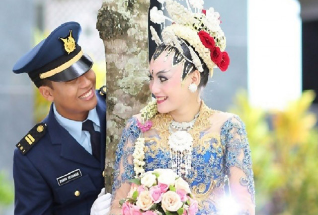 Rơi máy bay ở Indonesia: Nghẹn ngào tin nhắn cuối của cơ phó xấu số