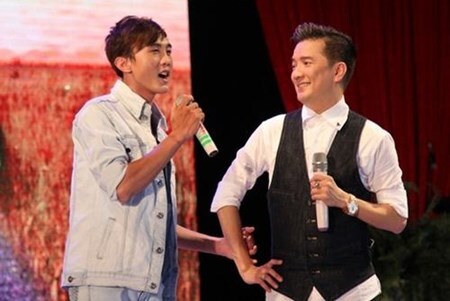 Mr Đàm bị nghi bắt tay Quang Lê tạo scandal