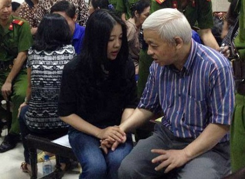 Đại gia ngồi tù, vợ chồng vẫn kiếm trăm tỷ