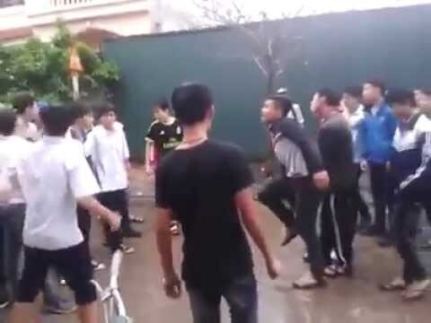 Không can ngăn khi nhóm bạn đánh người có thể bị xử lý hình sự