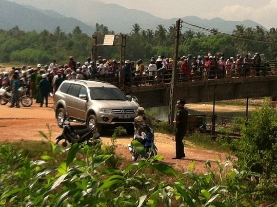 Bí thư huyện ủy Hoài Nhơn chết trong ôtô