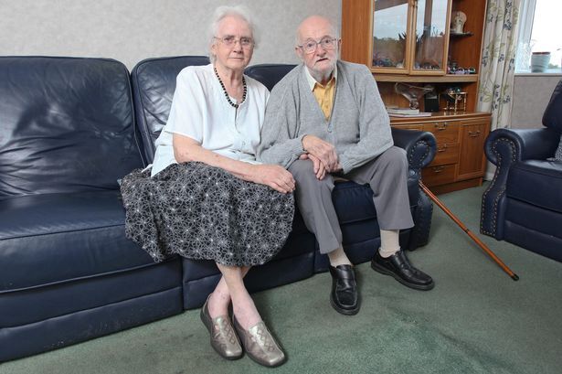 Chuyện cặp vợ chồng kỉ niệm đám cưới sau 4 lần chống chọi ung thư