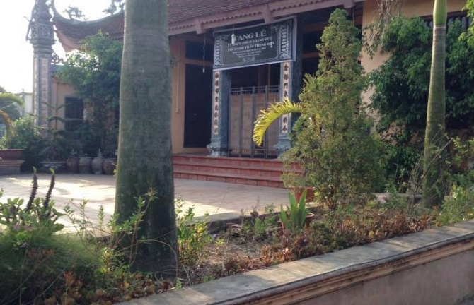 Sư trụ trì chùa Quang Minh đã tự lập bàn thờ cho chính mình?