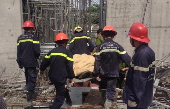 Vụ sập giàn giáo công trình 17 tầng qua lời kể nạn nhân sống sót