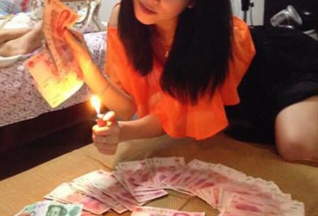 Chủ tịch Tập Cận Bình hạ lệnh dạy giới siêu giàu Trung Quốc cách tiêu tiền