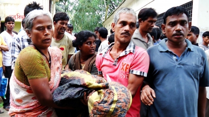 Bangladesh: Hơn 20 người chết vì giẫm đạp để nhận quần áo miễn phí