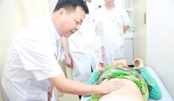 Kỳ diệu thai phụ sống lại sau khi tim ngừng đập 50 phút