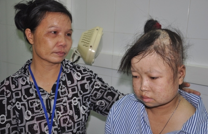 “Mẹ hết cách rồi, về thôi con ơi”