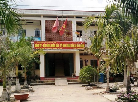 Khởi tố cán bộ 