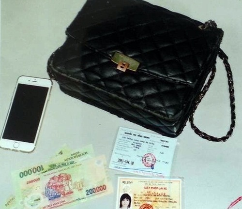 Cướp tài sản của nhân viên văn phòng lúc sáng sớm