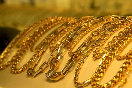 Giá vàng 36 lần thay đổi/ngày, nhiều người tháo chạy