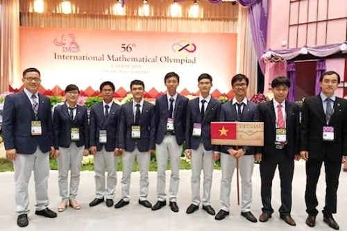 Gặp cô gái xinh đẹp đoạt huy chương Olympic Toán quốc tế 2015