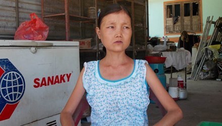 Kỳ lạ cô gái mỗi bữa ăn 6 lon gạo, uống 15 lít nước một ngày