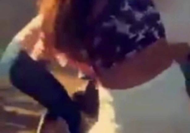 Phẫn nộ thiếu nữ bị đàn chị đánh và đốt tóc giữa đường