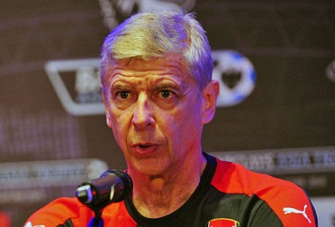Wenger bất mãn với chính sách chuyển nhượng của M.U