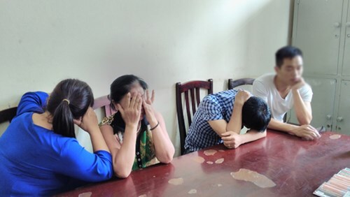 Bắt quả tang 4 đối tượng phe vé trận Việt Nam - Man. City