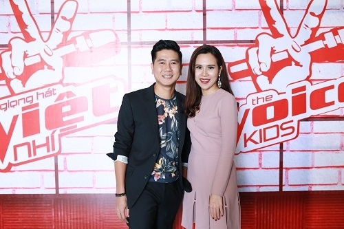 Hồ Hoài Anh – Lưu Hương Giang dùng “Kẹo dẻo Giang Hồ” để