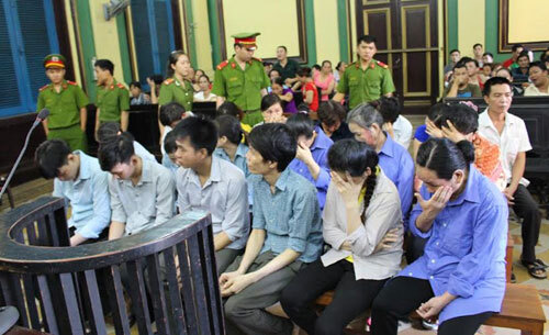 Tổ chức sòng bạc toàn phụ nữ, đàn em Năm Cam lĩnh án