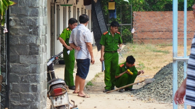 Người đàn ông bị đâm chết khi sang nói chuyện với hàng xóm