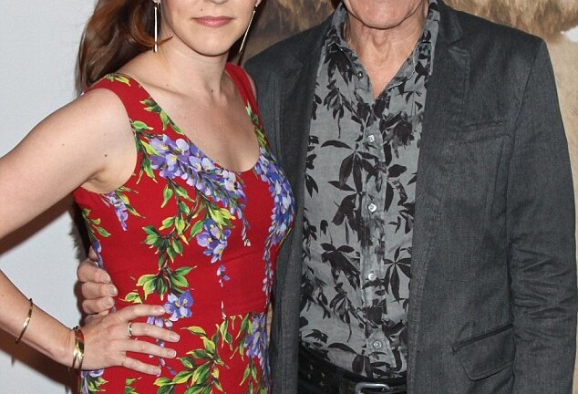 Ngưỡng mộ cuộc hôn nhân của tài tử điện ảnh hơn vợ 40 tuổi