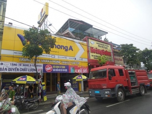 Cháy ở trung tâm điện thoại di động