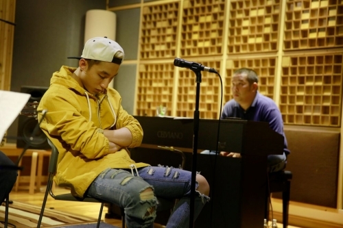 Sơn Tùng M-TP ngủ gật khi tập MV mới