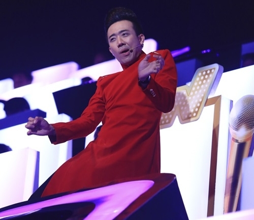 Trấn Thành tạo dáng 