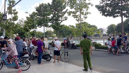 Bị truy sát, hai thanh niên nhảy xuống hồ, một người mất tích