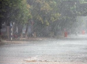 Dự báo thời tiết ngày mai 30/7: Cả nước mưa dông, đề phòng sạt lở đất