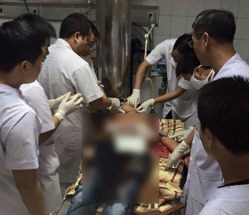 Hà Nội: Nam sinh lớp 11 cầm dao đâm bạn tử vong