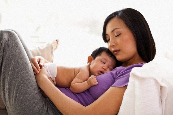 Nước mắt người phụ nữ trót theo chồng xuất ngoại