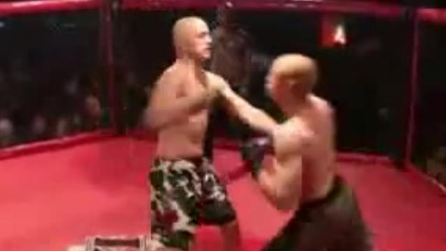 Pha knock-out chưa từng có lần thứ 2 trong lịch sử MMA