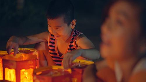 Cha mẹ ơi hãy trả lại Trung thu cho con!