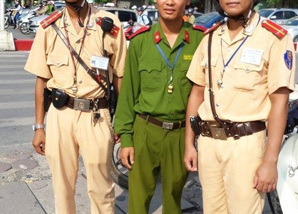 Người phụ nữ định nhảy sông Tô Lịch tự tử: Do buồn chuyện tình cảm