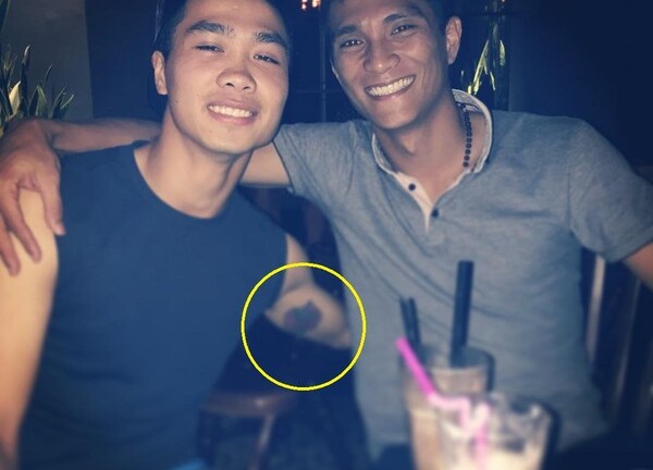 Công Phượng xăm biệt danh của Hòa Minzy lên tay trái