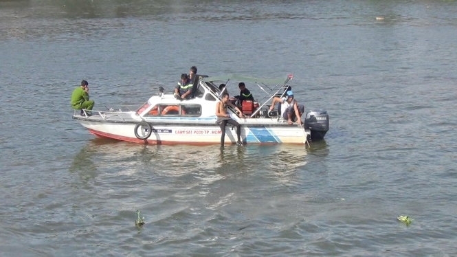 Một phụ nữ 44 tuổi nhảy sông Sài Gòn tự tử 