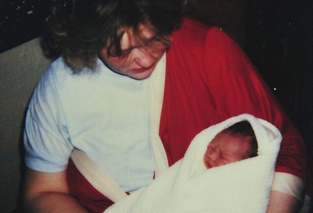 Hi hữu chàng trai suốt 25 năm tưởng mình là nữ