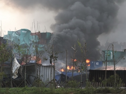 Vụ nổ tại Thiên Tân: Hơn 200 chuyên gia quân đội 