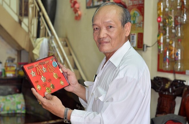 Gặp người có biệt tài vẽ chân dung tội phạm giúp công an phá án