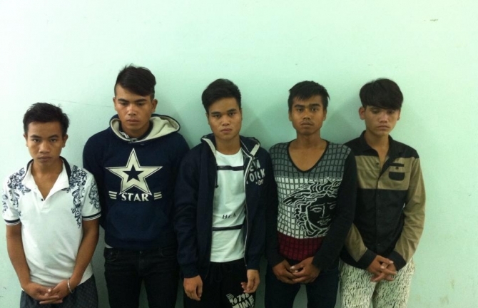 Bắt nhóm thanh niên tấn công CSGT giải cứu xe vi phạm