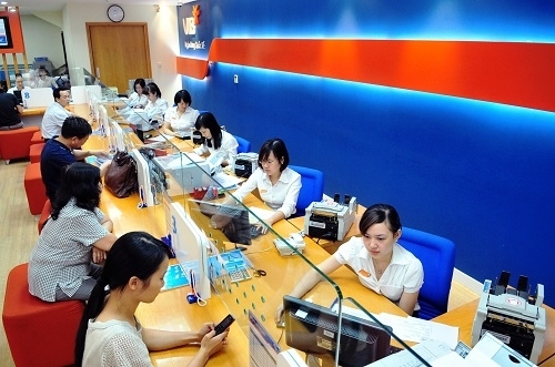 Phí dịch vụ ngân hàng: Khách hàng tự do lựa chọn ngân hàng phù hợp