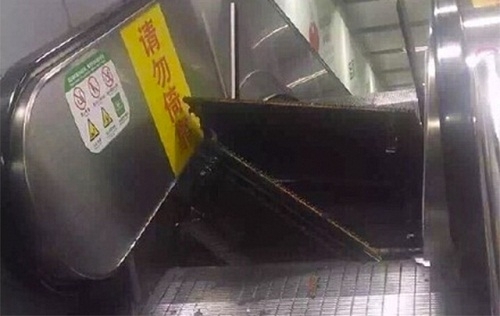 Trung Quốc: Thang cuốn bất ngờ bật tung, hành khách hoảng loạn