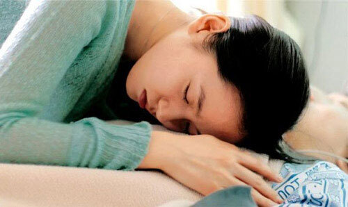 Nó ngoại tình sờ sờ ra đó mà mày chưa trắng mắt ra à?