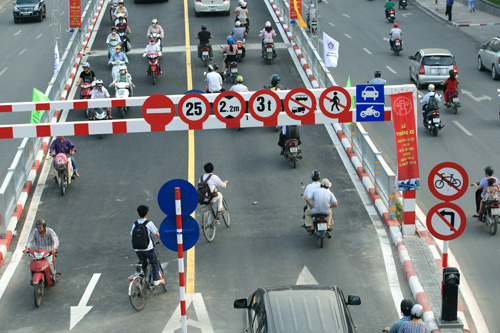 Đi sai làn đường, bị phạt bao nhiêu tiền?